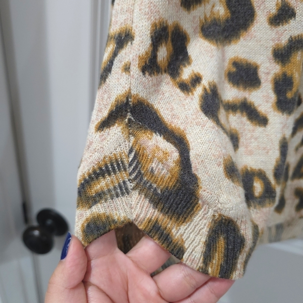 H&M Leopard Print Poly Wool Blend Sweater, M - Picture 11 of 14